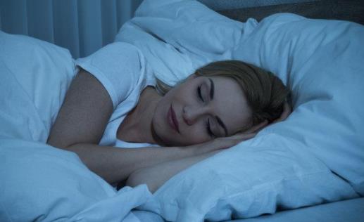 侧卧可以预防打呼噜吗 长期右侧睡有什么危害-精研拍拍网